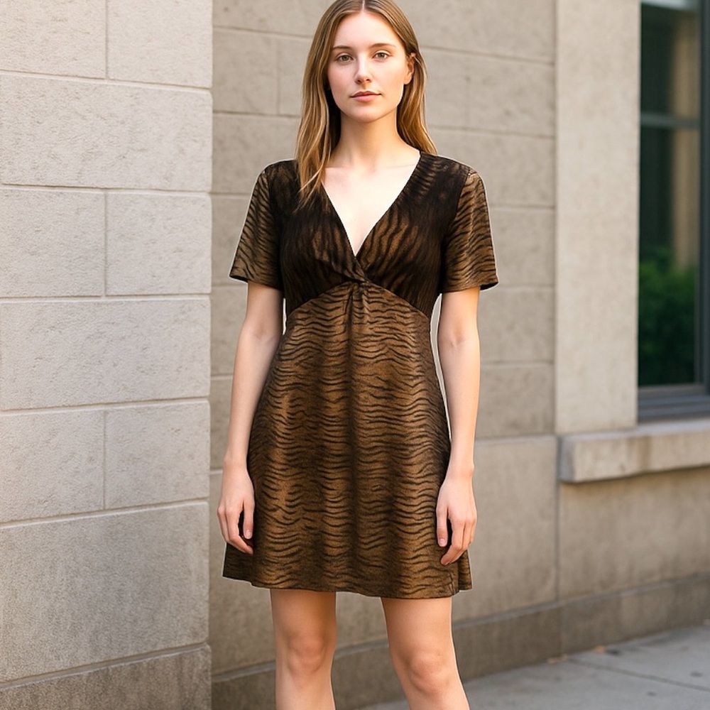 MINKPINK Collection V Neck Tiger Twist Mini Dress Size M/L NWT